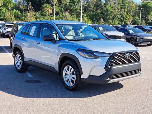 Certified 2025 Toyota Corolla Cross L image 2