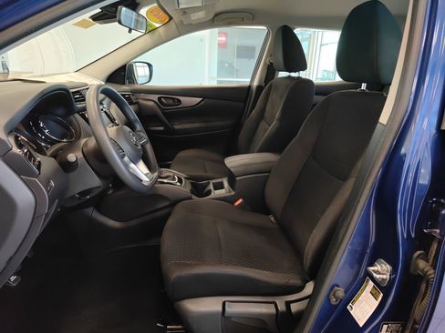 Used 2020 Nissan Rogue Sport S image 11