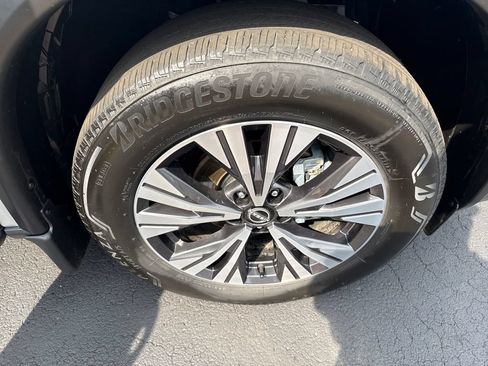 Used 2023 Nissan Rogue SV w/ SV Premium B Package AWD/4WD image 27