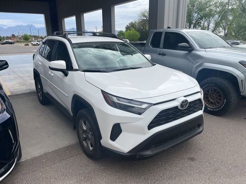 Used 2025 Toyota RAV4 XLE image 1