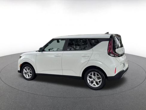 Used 2025 Kia Soul LX w/ LX Technology Package image 11