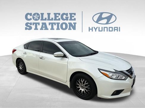Used 2017 Nissan Altima 2.5 SL image 3