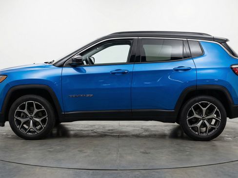 Used 2025 Jeep Compass Limited AWD/4WD image 5