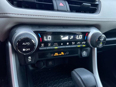 Used 2023 Toyota RAV4 XLE w/ Convenience Package FWD image 26