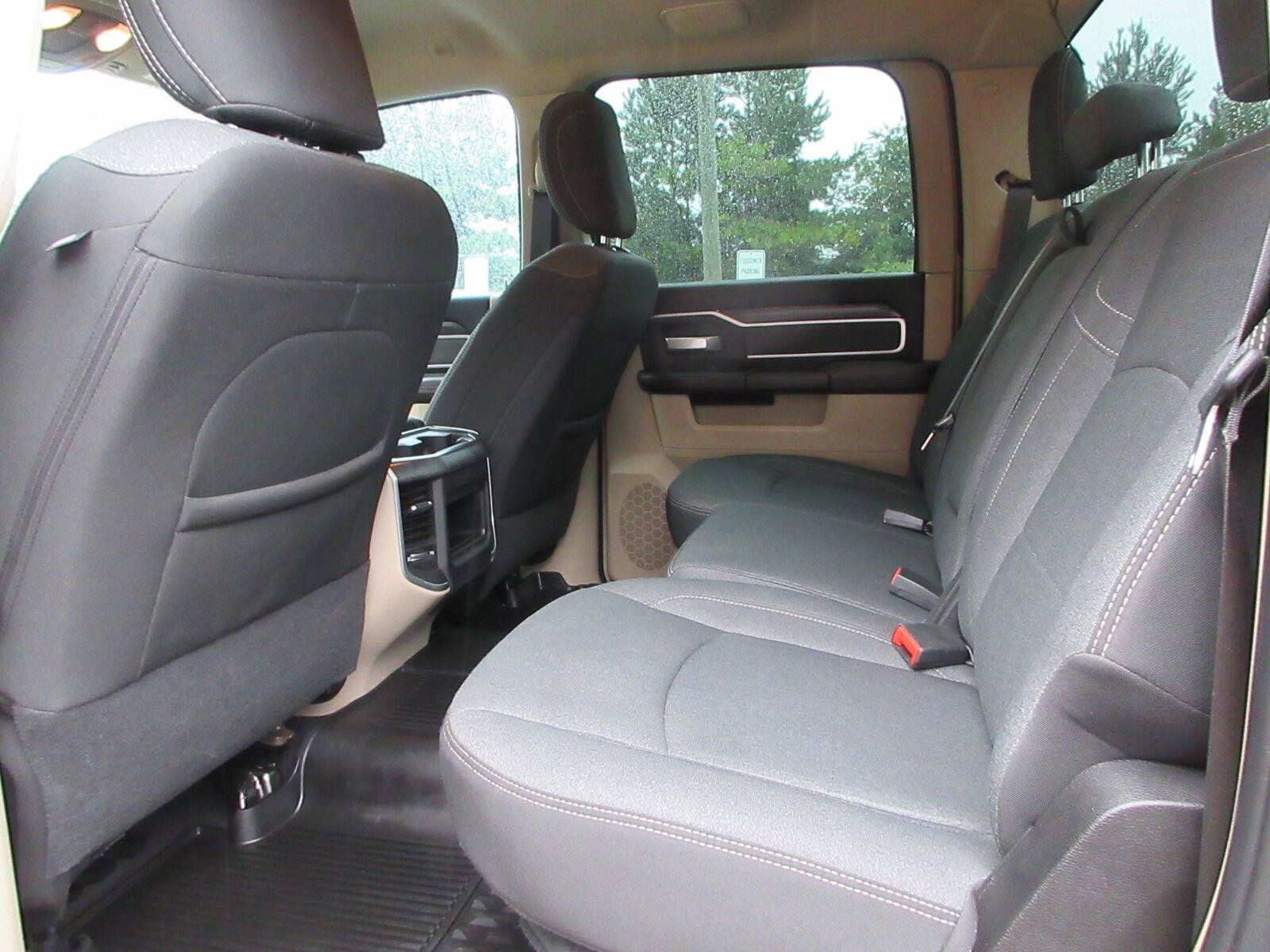 Used 2020 RAM 2500 Big Horn w/ Level 1 Equipment Group AWD/4WD image 17