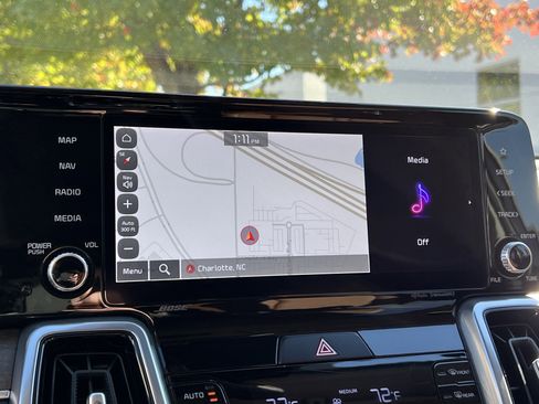 Used 2023 Kia Sorento SX Prestige image 23