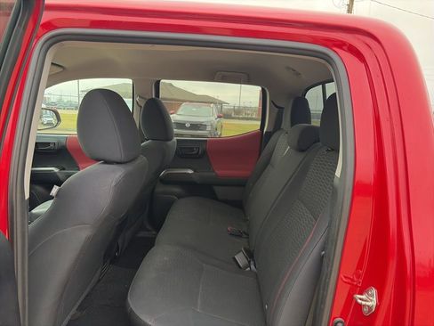 Used 2019 Toyota Tacoma 2WD Double Cab image 8