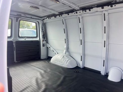 New 2025 Chevrolet Express 2500 image 10