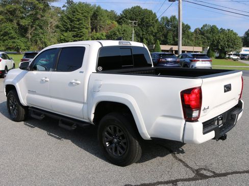 Used 2023 Toyota Tacoma SR5 w/ Technology Package AWD/4WD image 3