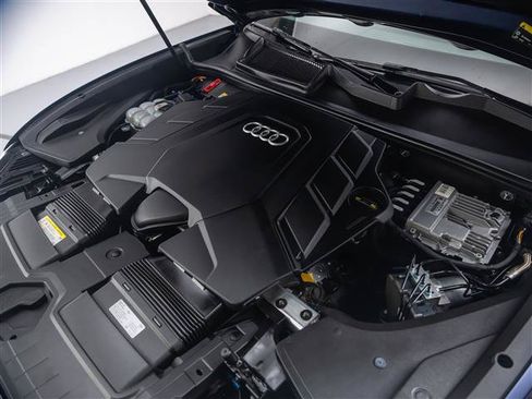 Used 2019 Audi Q8 Premium Plus w/ Premium Plus AWD/4WD image 11