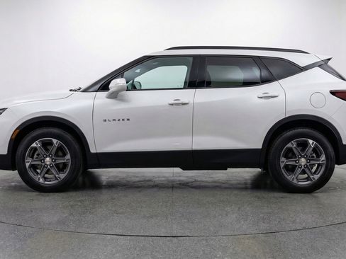 Used 2025 Chevrolet Blazer LT FWD image 5