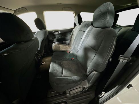 Used 2016 Nissan Pathfinder SV image 24