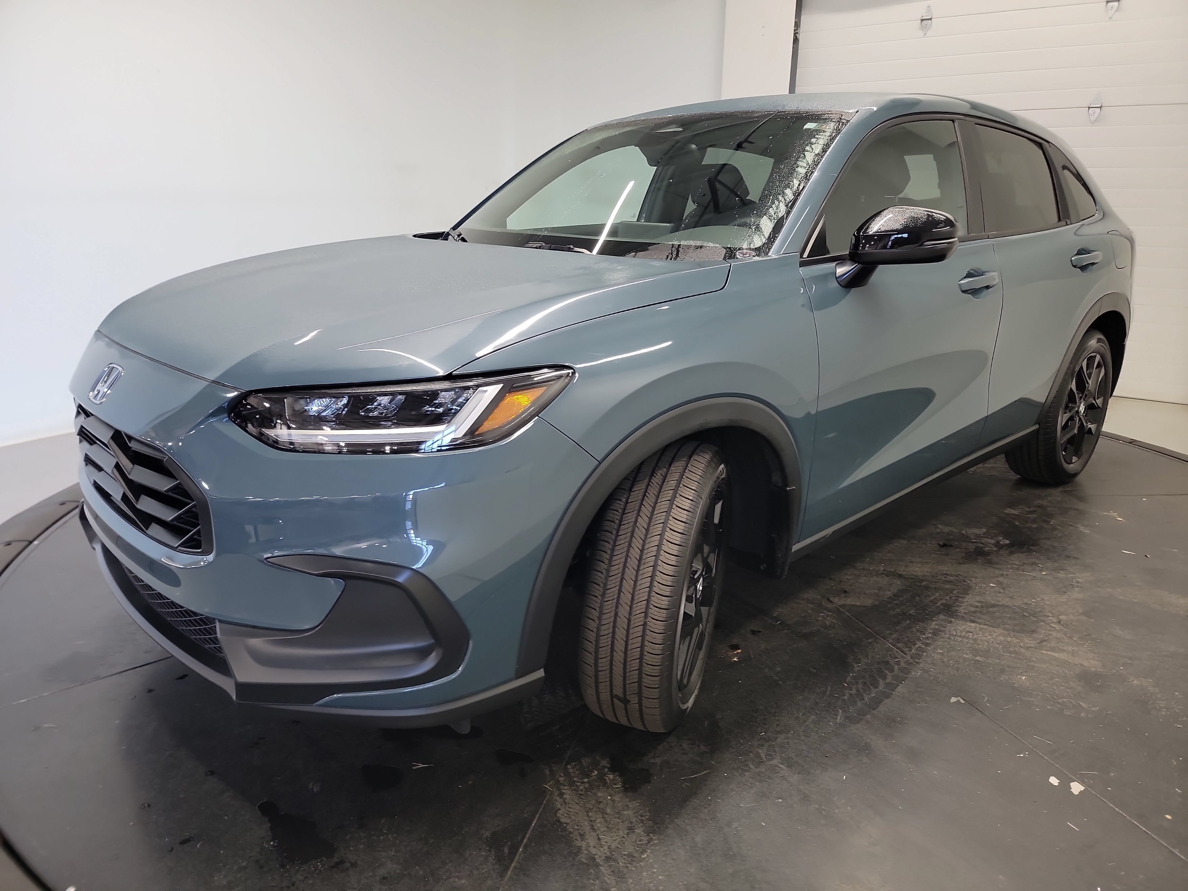 Used 2024 Honda HR-V Sport image 3