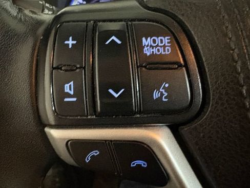 Certified 2019 Toyota Highlander XLE AWD/4WD image 17