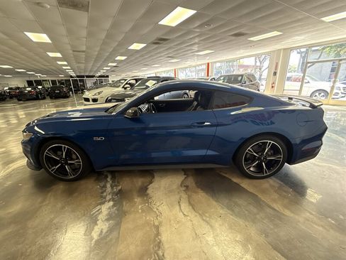 Used 2017 Ford Mustang GT Premium w/ Equipment Group 401A RWD image 4