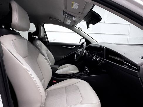 Used 2023 Kia Niro EX image 21