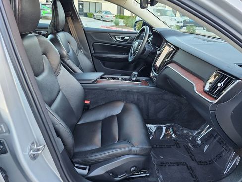 Used 2024 Volvo S60 B5 Plus image 26