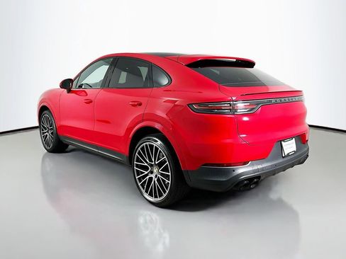 Used 2022 Porsche Cayenne Coupe image 3