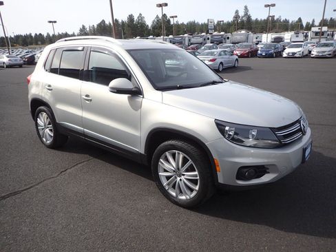 Used 2012 Volkswagen Tiguan SE image 7
