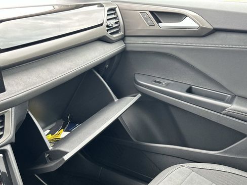 New 2026 Volkswagen Taos SE image 33