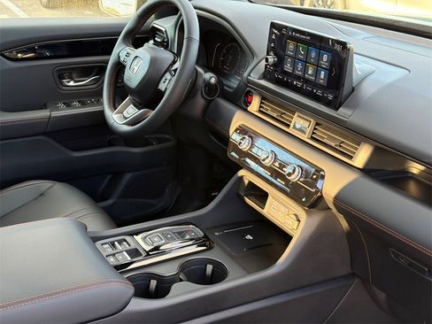 New 2025 Honda Pilot TrailSport image 9