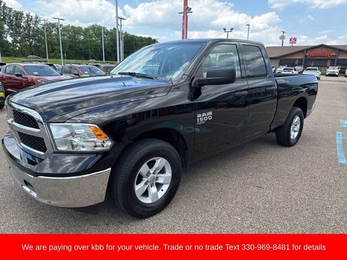 Used 2024 RAM 1500 Classic SLT AWD/4WD image 3