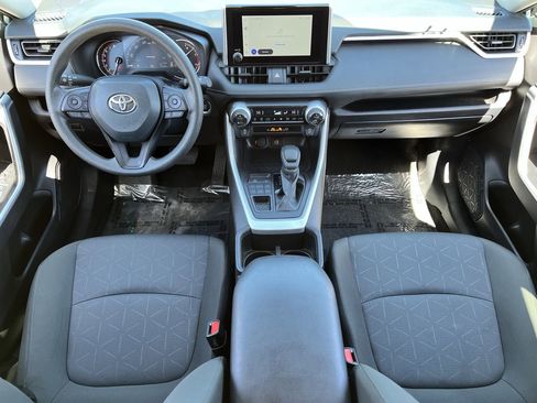 Used 2025 Toyota RAV4 XLE image 9