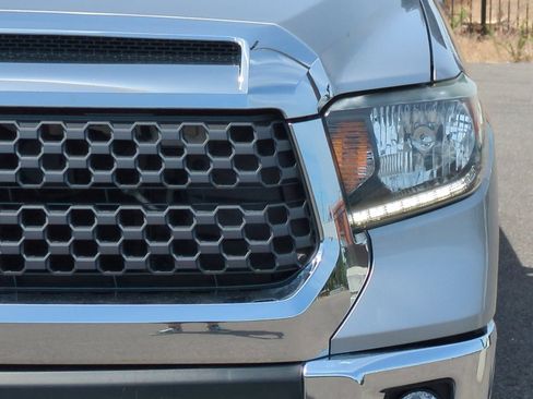 Used 2018 Toyota Tundra SR5 AWD/4WD image 46