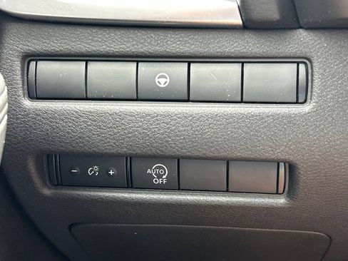Certified 2023 Nissan Rogue SV FWD image 30