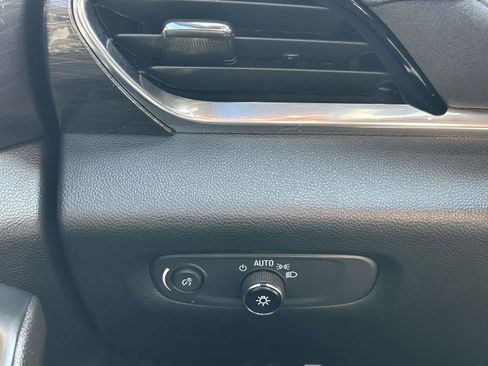 Used 2023 Chevrolet Traverse High Country image 23