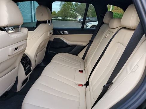 Used 2022 BMW X5 sDrive40i w/ Parking Assistance Package image 10