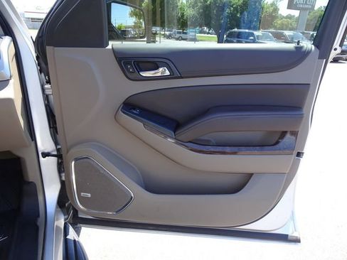 Used 2018 Chevrolet Suburban LT AWD/4WD image 19