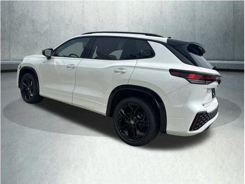 New 2026 Volkswagen Tiguan SE R-Line AWD/4WD image 7