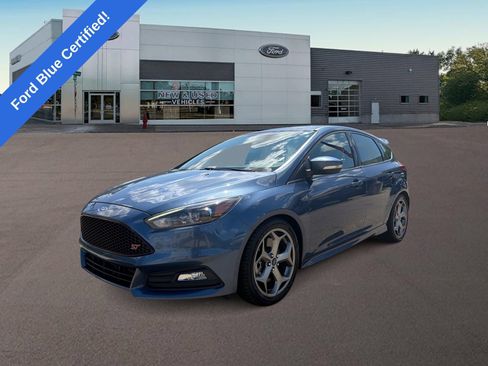 Used 2018 Ford Focus ST w/ Equipment Group 401A FWD image 1