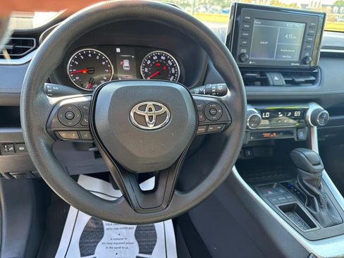 Used 2022 Toyota RAV4 XLE image 16