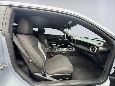 Used 2018 Chevrolet Camaro SS image 19