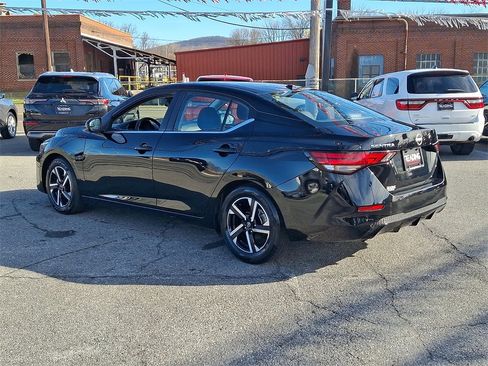 Used 2024 Nissan Sentra SV image 7