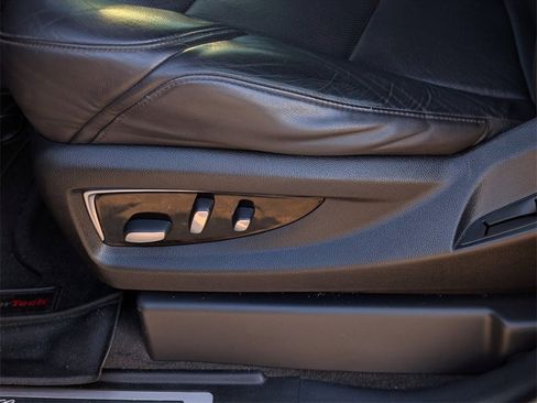 Used 2020 Cadillac Escalade Premium Luxury image 30