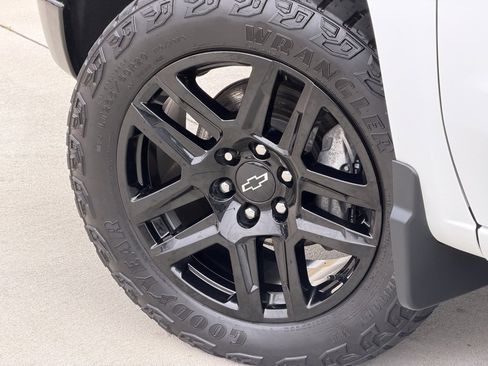 Used 2022 Chevrolet Silverado 1500 LT Trail Boss image 14