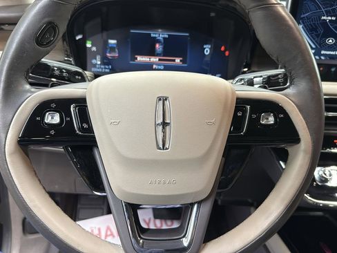 Used 2023 Lincoln Corsair Reserve w/ Equipment Group 201A image 15