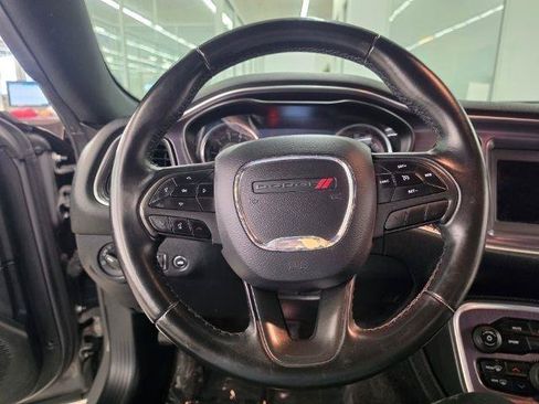 Used 2018 Dodge Challenger SXT RWD image 10