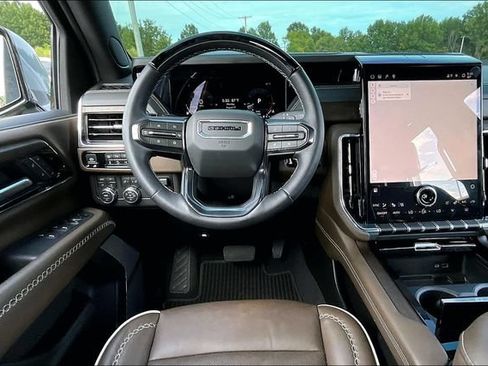 Used 2026 GMC Yukon Denali Ultimate AWD/4WD image 8