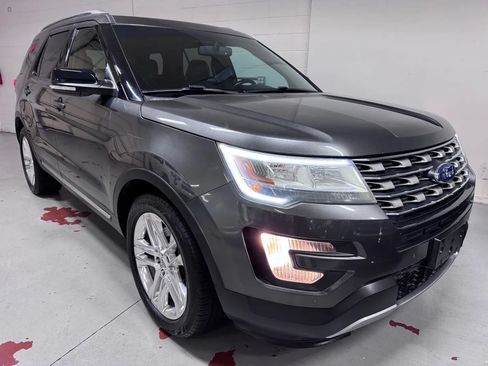 Used 2016 Ford Explorer XLT w/ Equipment Group 202A FWD image 1