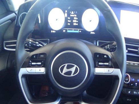 Used 2025 Hyundai Elantra SEL FWD image 16