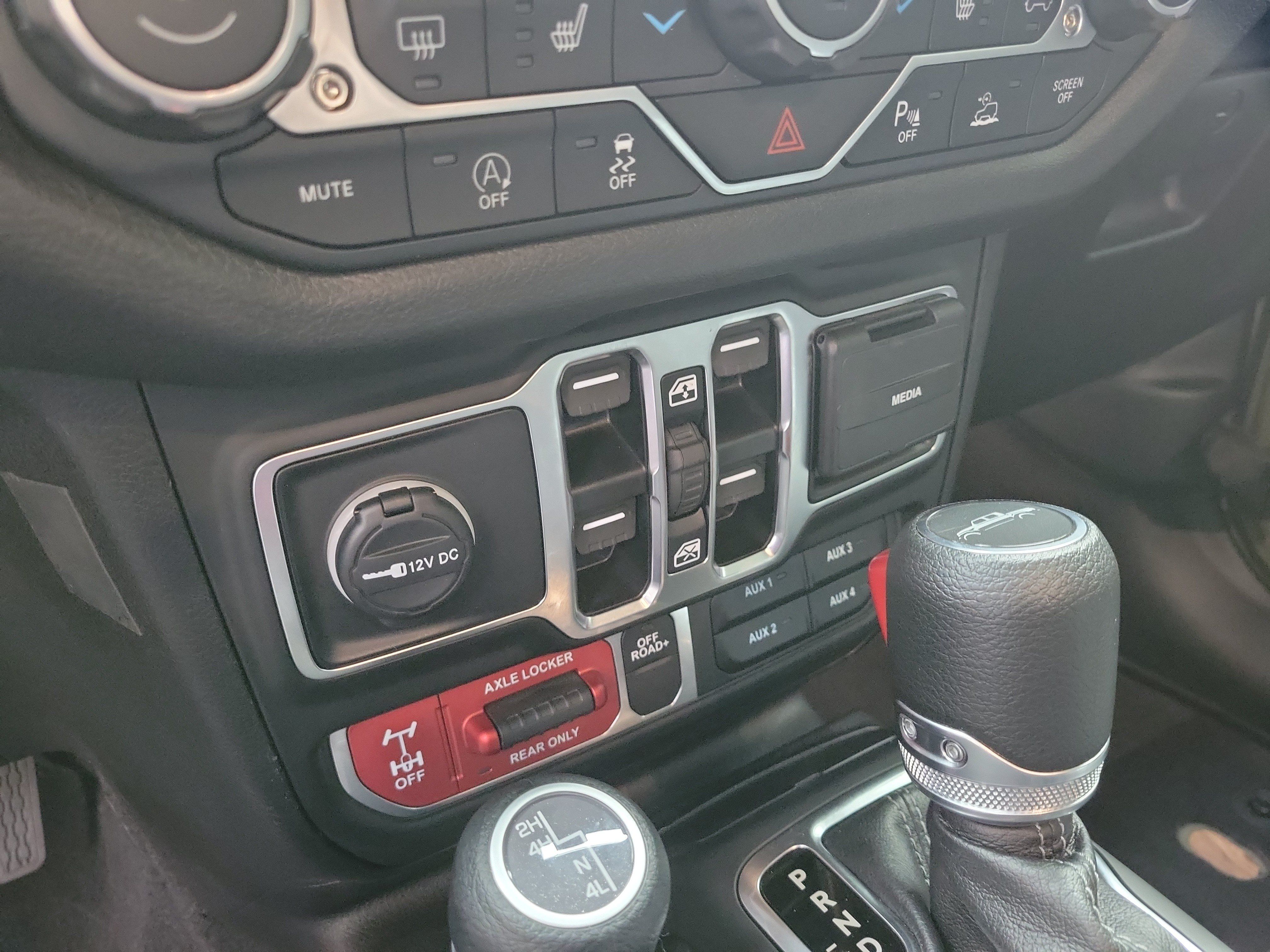 Used 2025 Jeep Gladiator Sport AWD/4WD image 22