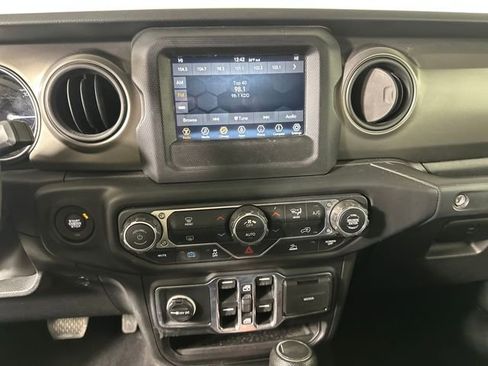 Used 2023 Jeep Wrangler Unlimited image 21