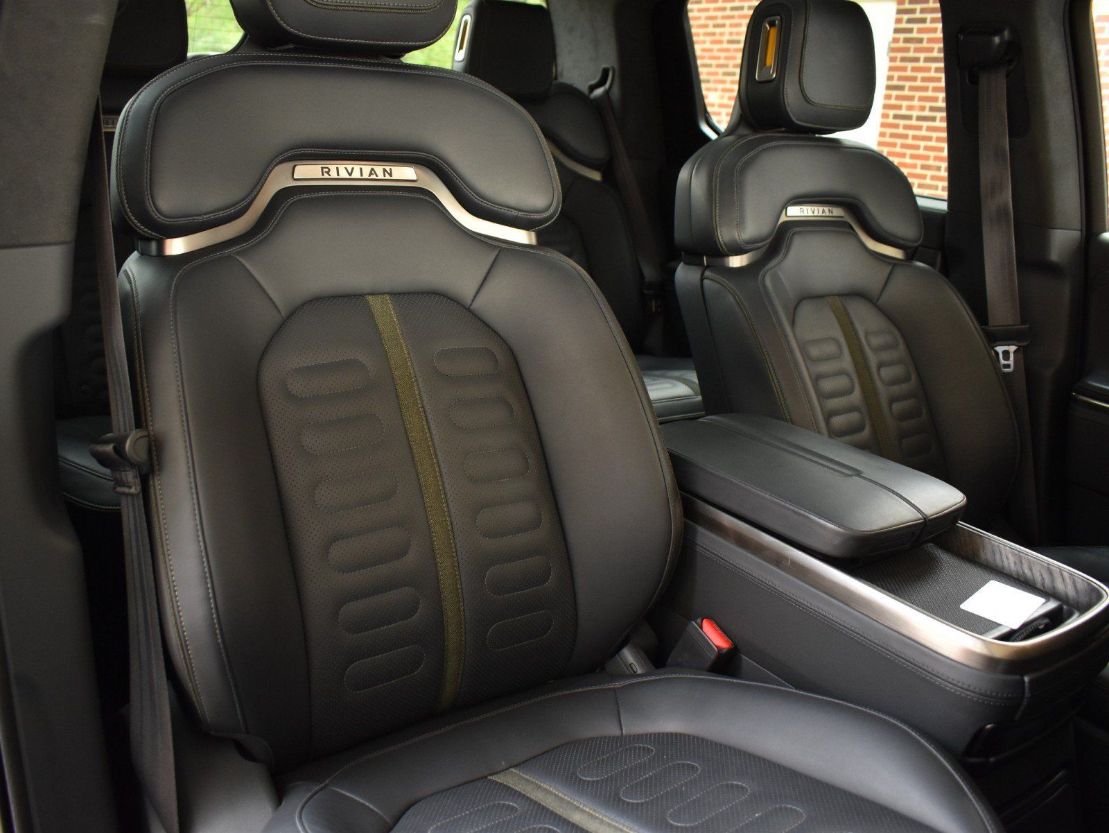 Used 2022 Rivian R1T Launch Edition AWD/4WD image 38