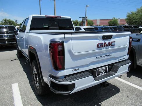 New 2026 GMC Sierra 2500 Denali w/ Denali Reserve Package AWD/4WD image 6