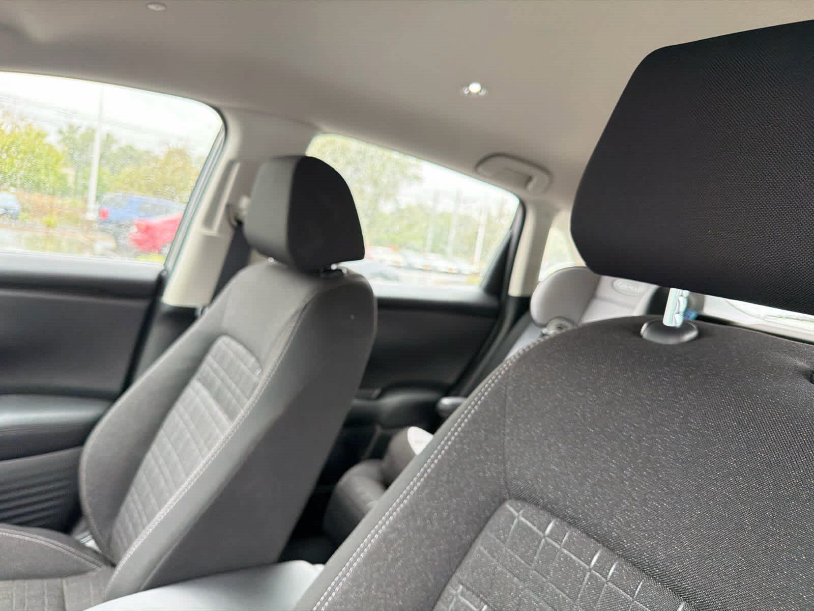 Used 2024 Honda HR-V LX image 9