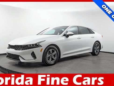 Used 2024 Kia K5 LXS FWD image 1